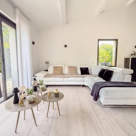 וילה Contemporaine, 5 Voyageurs Avec Piscine, Jardin Et Proche Du Bord De *