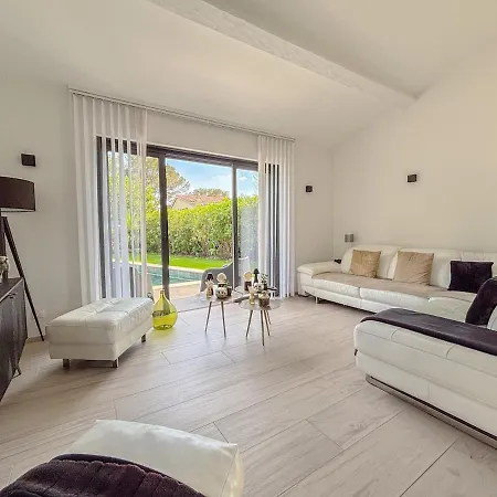 Contemporaine, 5 Voyageurs Avec Piscine, Jardin Et Proche Du Bord De Villa *