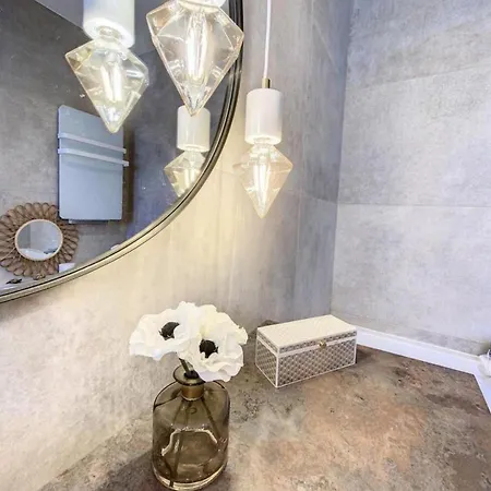 Contemporaine, 5 Voyageurs Avec Piscine, Jardin Et Proche Du Bord De Saint-Raphael (Var)