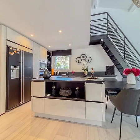 Villa Contemporaine, 5 Voyageurs Avec Piscine, Jardin Et Proche Du Bord De *