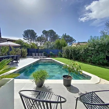 Contemporaine, 5 Voyageurs Avec Piscine, Jardin Et Proche Du Bord De Villa